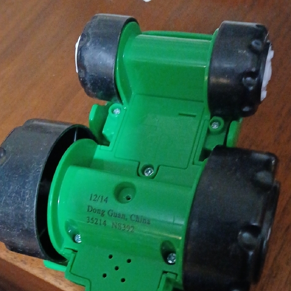 Green Farm Tractor Toy with Black Wheels And 3 Fresh SR44 Batteries Music Plays - Picture 5 of 6